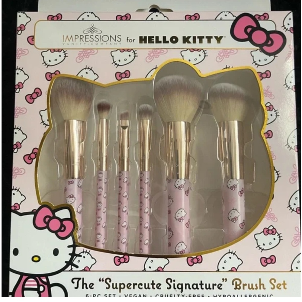Hello Kitty Makeup Brush Set